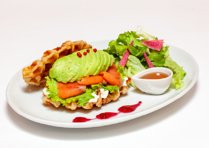 サーモンアボカドクロッフル