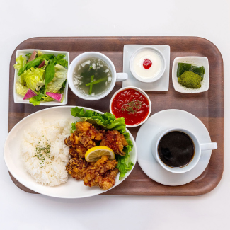 カリジュワ国産から揚げランチプレート