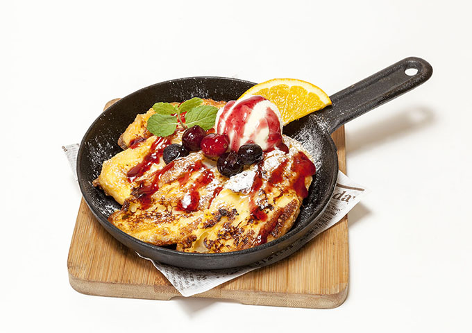 クロワッサンのブルーベリーフレンチトーストモーニング