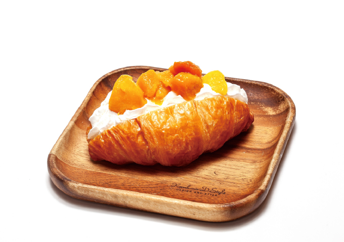 クロワッサンサンドマンゴー