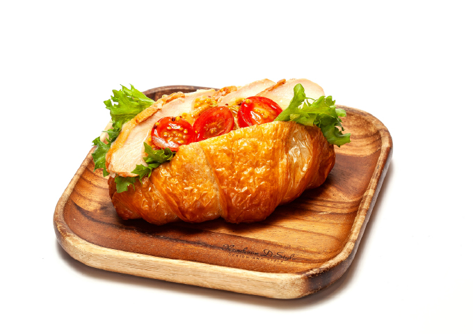 クロワッサンサンドローストチキン